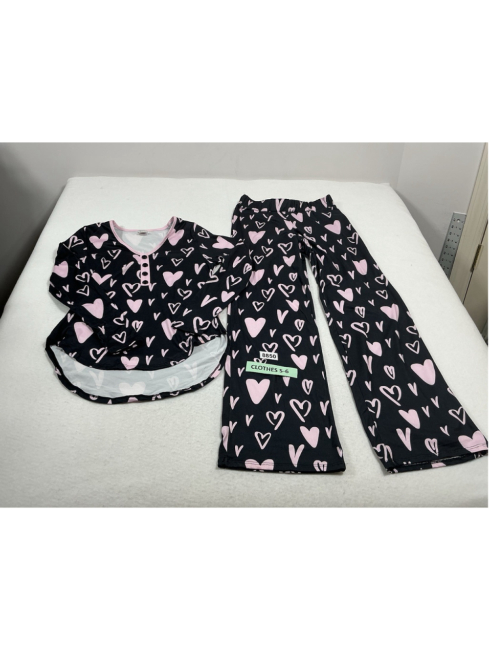 Womans Excellent BNG 2 Pc Pajama Set Small Black With Hearts